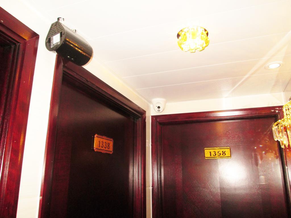 Las Vegas Guest House Хонконг Екстериор снимка